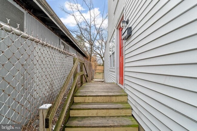 Building Photo - 221 Broadway