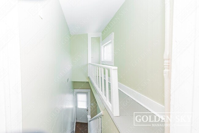 Photo - 900 1/2 West Main Street - NA