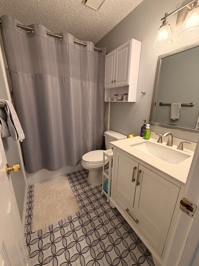 Photo - 1800 Maplewood Trail