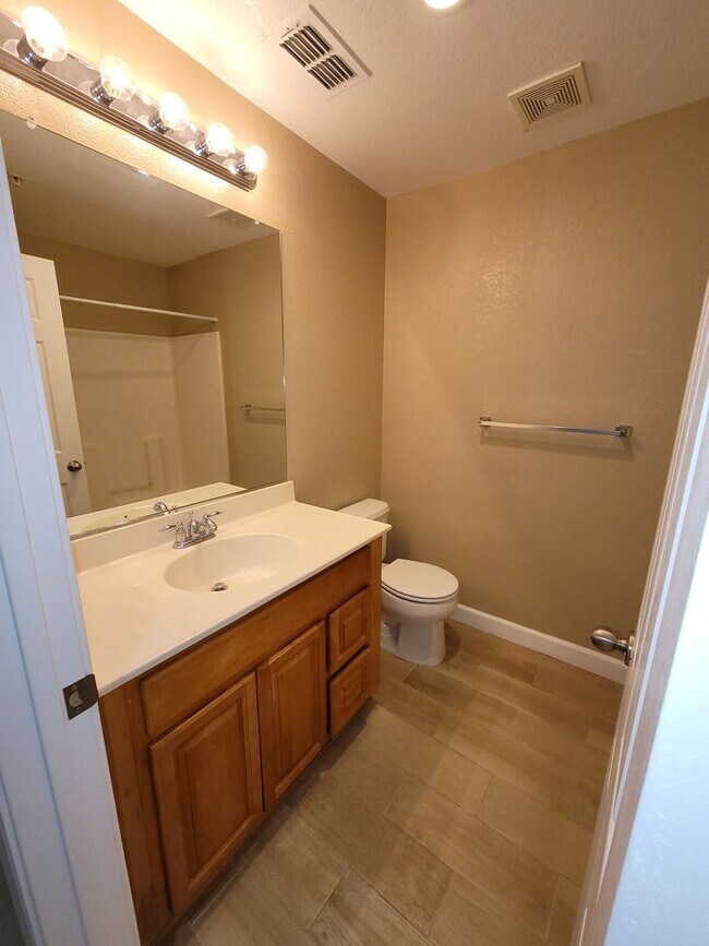 Photo - 2 br, 2 bath House - 8484 Crystal Walk Circle