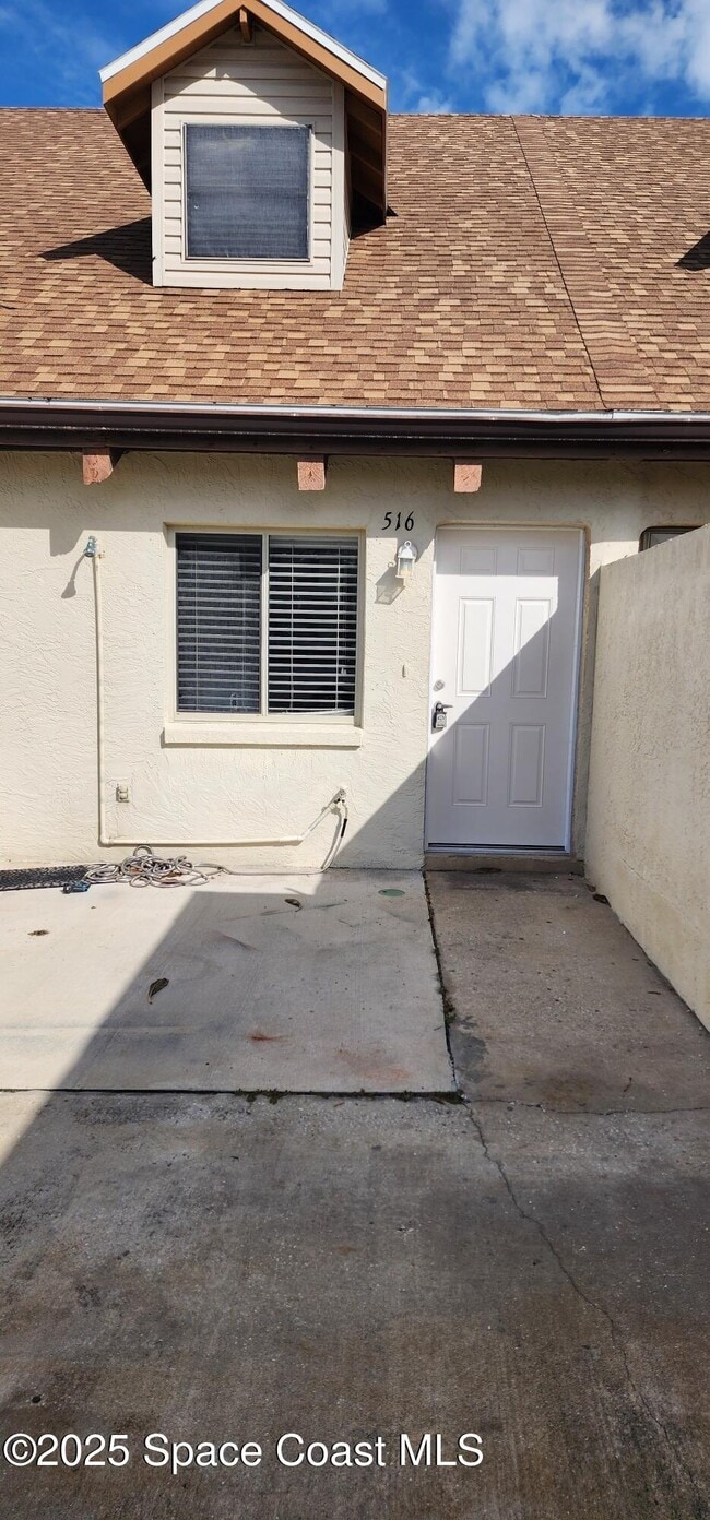 Building Photo - 516 Harrison Ave