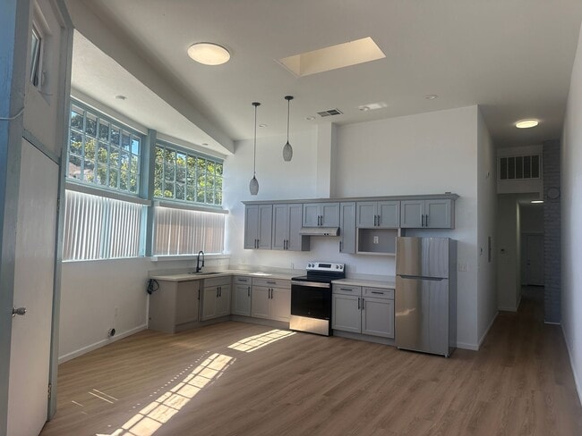 Building Photo - 2801 38th Ave Unit 2801 Rental
