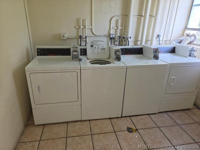 Photo - 2401 Riverside Dr Unit 306-B