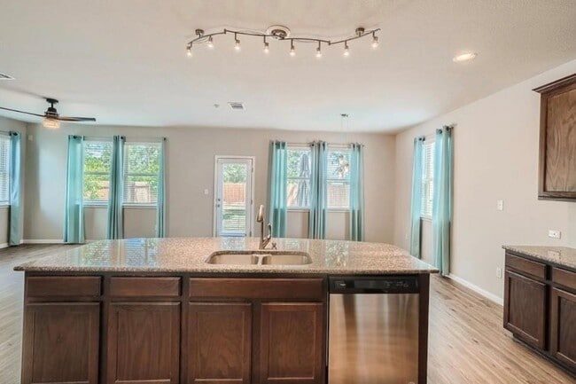 Photo - 501 Cinnamon Teal Ln