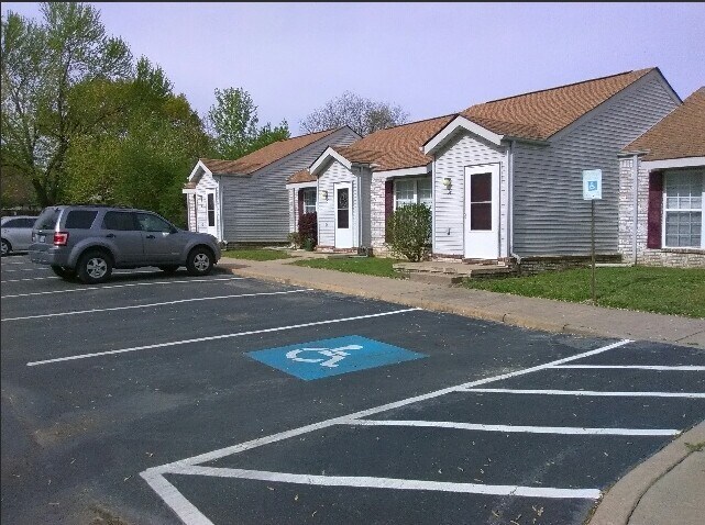 Photo - Ward Manor Apartments