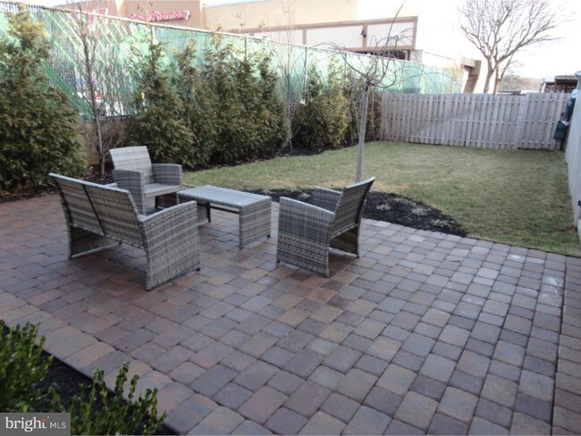 Photo - 502 Gerhard St Unit 8