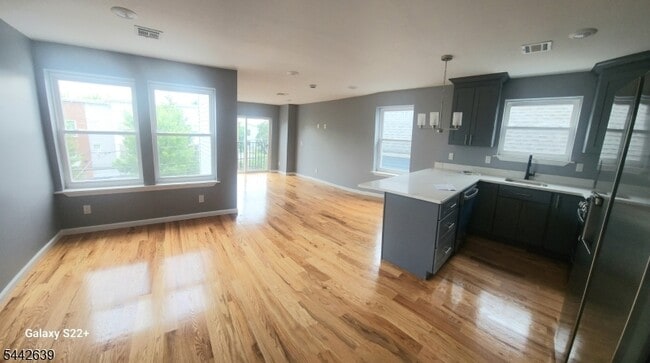 388 S 9th St Unit 2