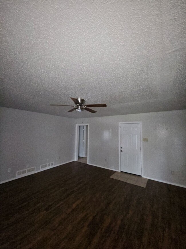 Photo - 715 Penn Pl