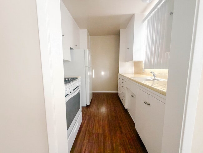 Photo - 1604 Larch St Unit A