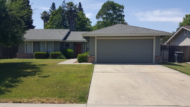 Building Photo - Pocket - One Story 3 Bed/2 Bath 2 Car Garage.