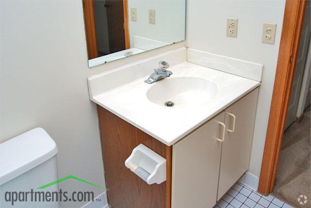 Bathroom - Ponds of Edina