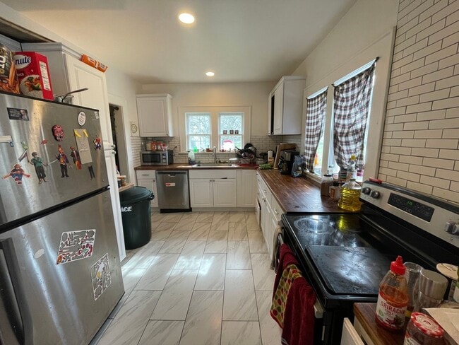 Photo - Pre-Leasing for September - 4bed/2bath House