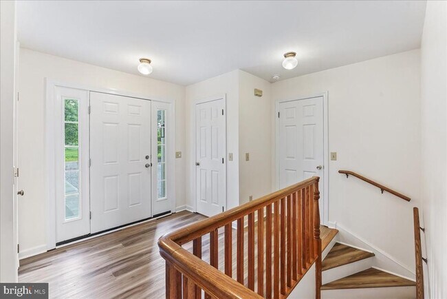 Photo - 619 E Hillendale Rd