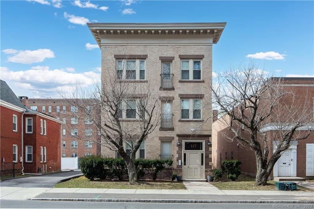 Photo - 117 Sigourney St (Hartford, CT)