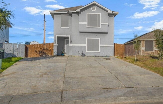 Building Photo - 3330 La Terraza Wy
