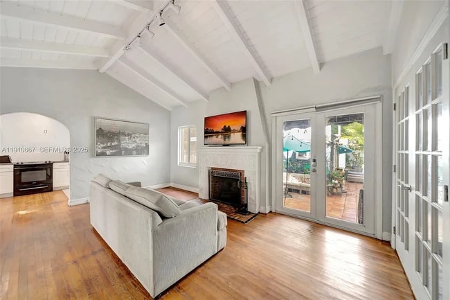 Photo - 619 NE 87th St