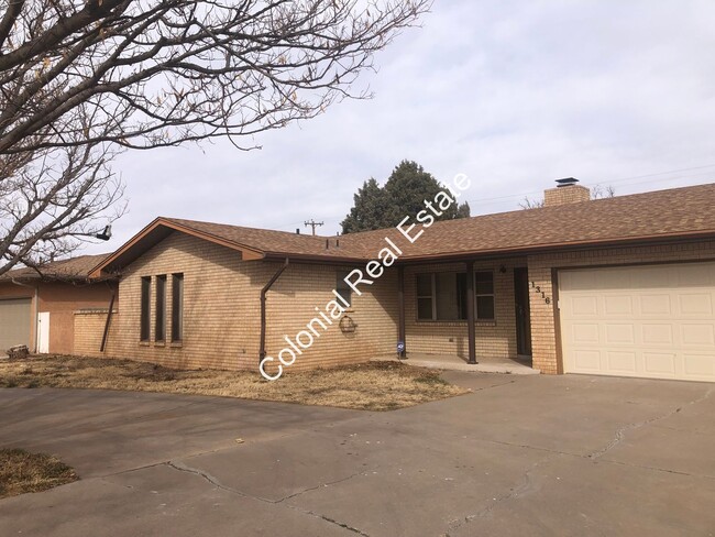 Photo - Spacious 3 bed 2 bath house for rent