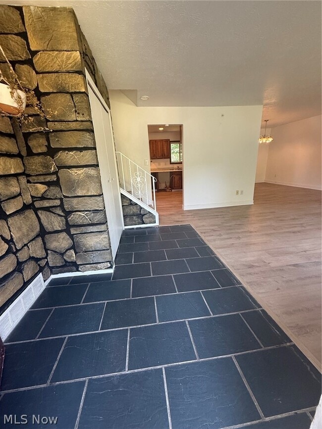 Photo - 6580 Forest Glen Ave