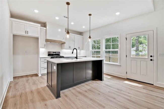 Photo - 1 Hurlford Ln