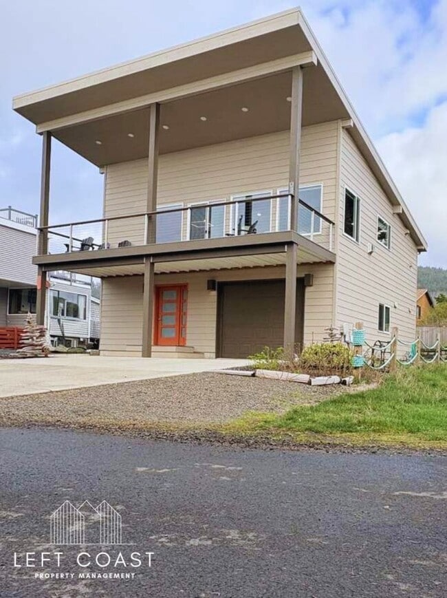 Photo - 480 Alsea Ave