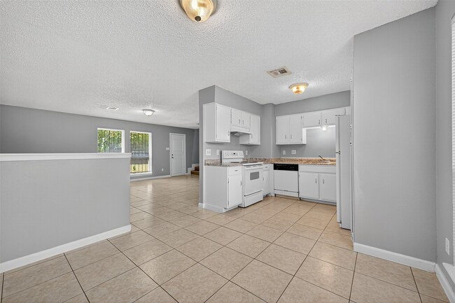 Photo - 13314 Townwood Dr