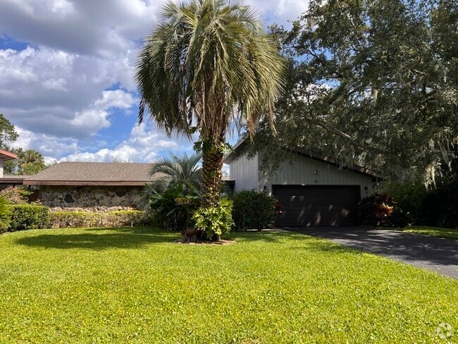 Building Photo - Grenelefe/Country Homes Community