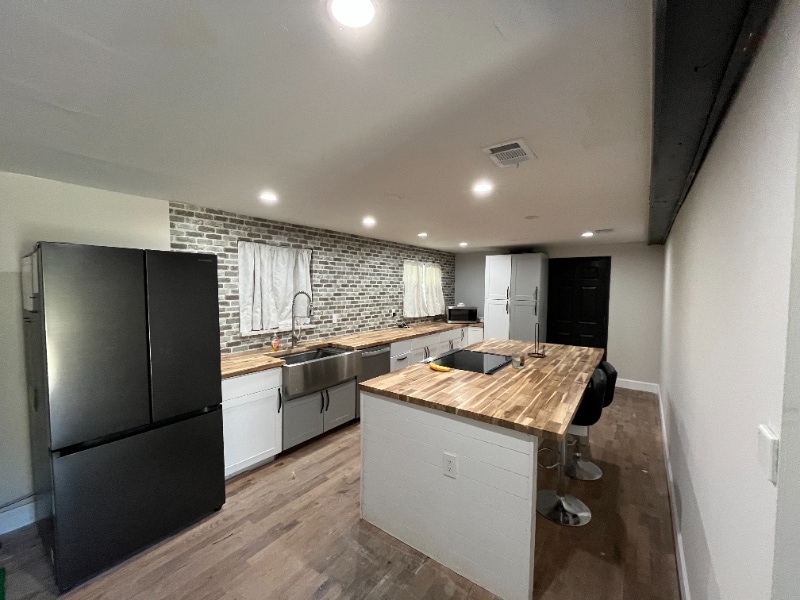 Photo - 740 Jenkins St