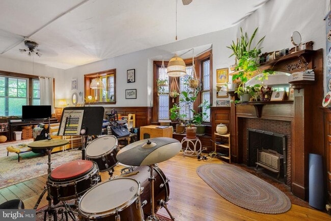 Photo - 4411 Pine St Unit 1