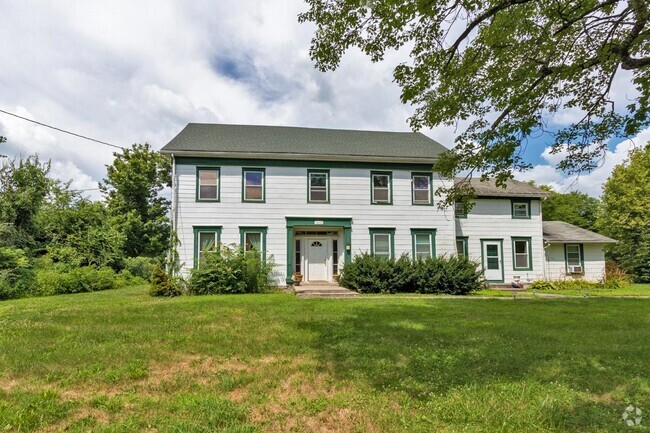Building Photo - 5635-5639-5639 NY-82 Unit # 3 Rental