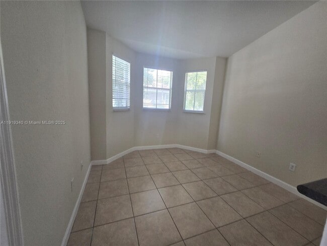 Photo - 2524 SE 16th Rd Unit 203