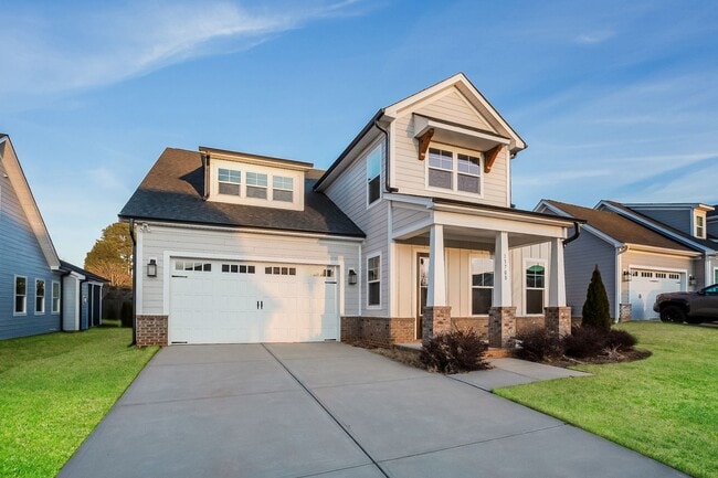 Building Photo - COMING SOON: 3BR/3BA w/ 2-Car Garage near Matthews Town Center