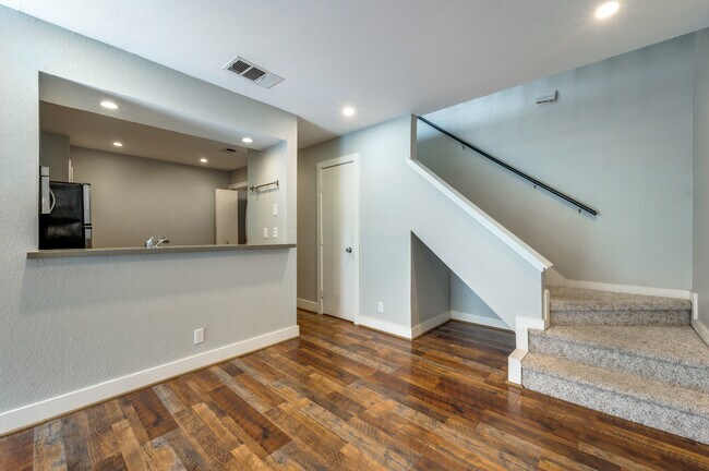 Photo - 4777 Cedar Springs Rd Unit 8M