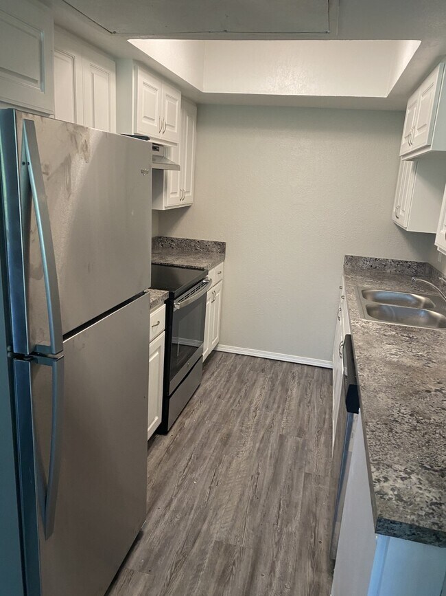 2/2 Remodeled Kitchen