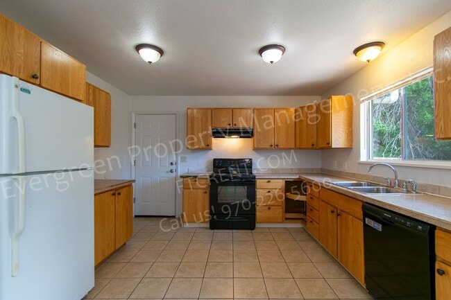 1228 Southridge Dr Unidad SINGLE FAMILY