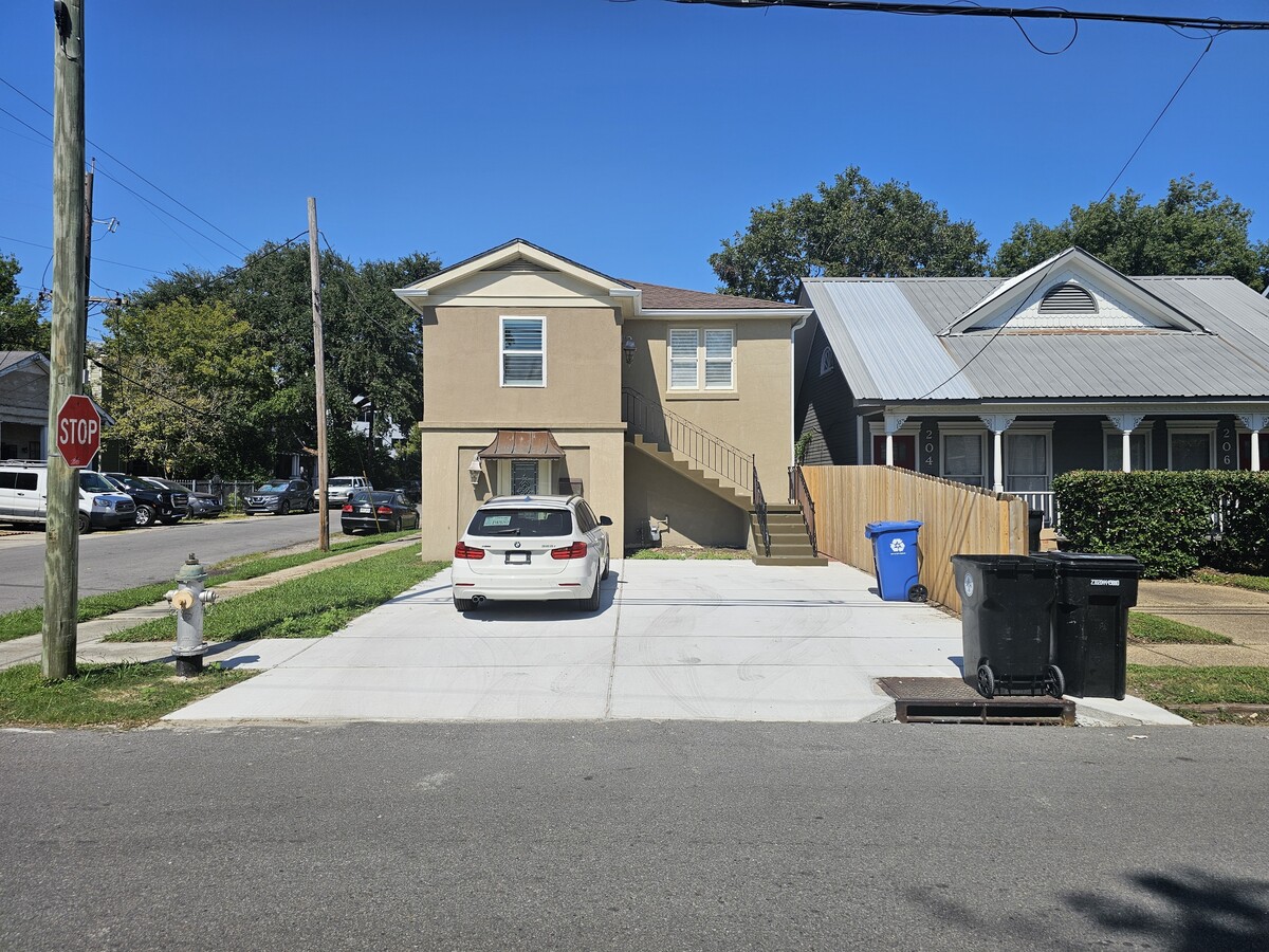 Photo - 202 Cherokee St Townhome