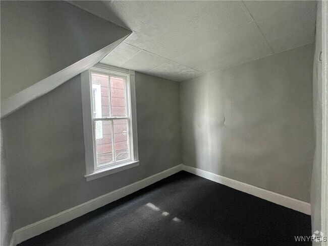 Building Photo - 200 Mackinaw St Rental