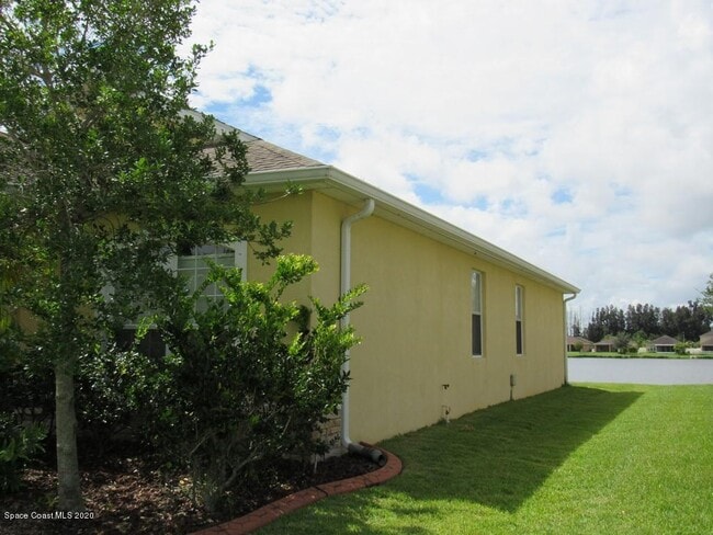 Photo - 1741 Bridgeport Cir