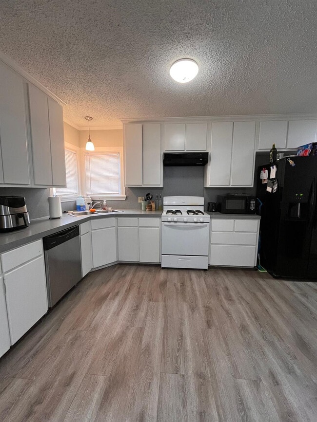 Photo - 2613 25th St