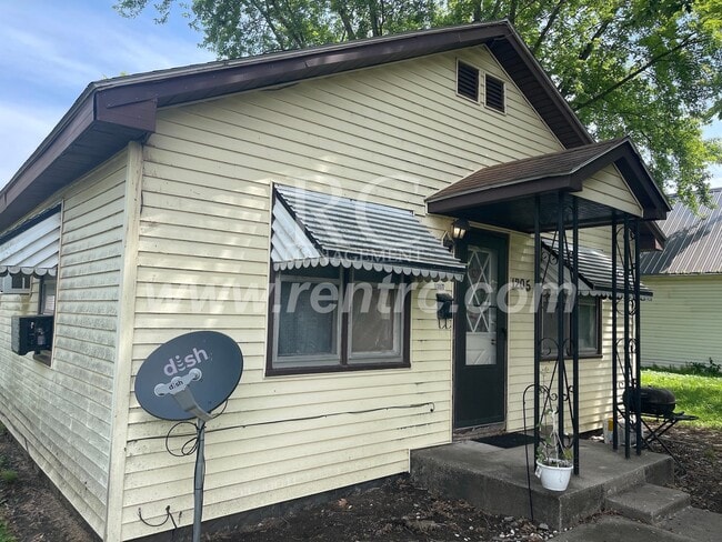 Building Photo - 1205.5 Marion-