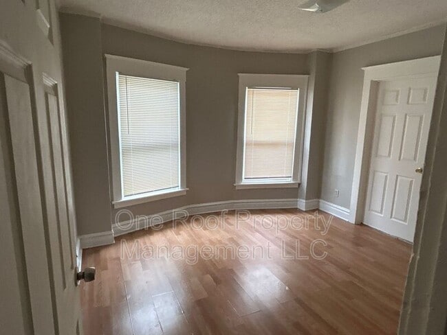 Building Photo - 3224-3226 E 8th St. Unit 2W Rental