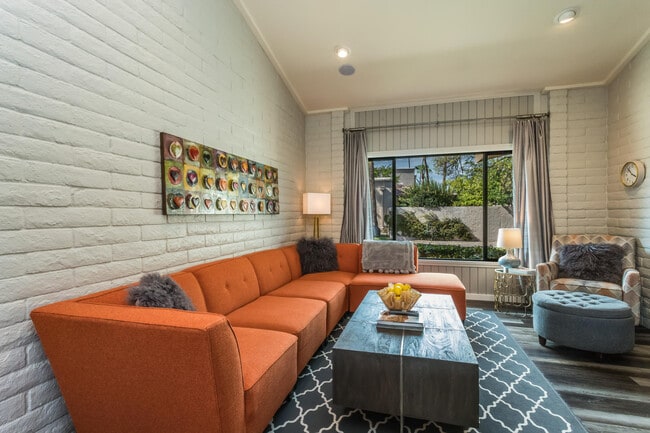 Photo - 4525 N 66th St