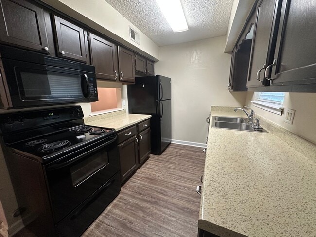 Photo - Take a look at this 2-bedroom, 1.5-bathroom!