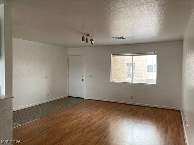 Photo - 1662 N Lamont St