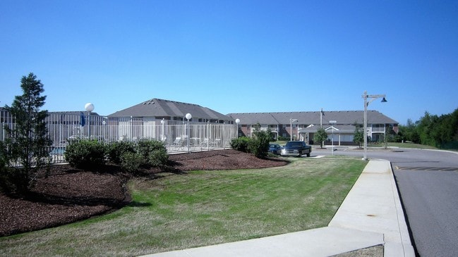 Ashland Lakes Apartments