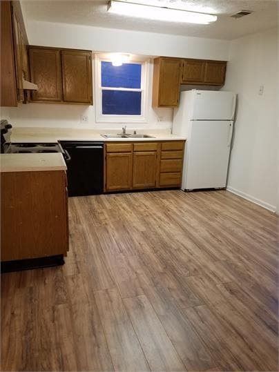 Photo - 213 Creekside Ct
