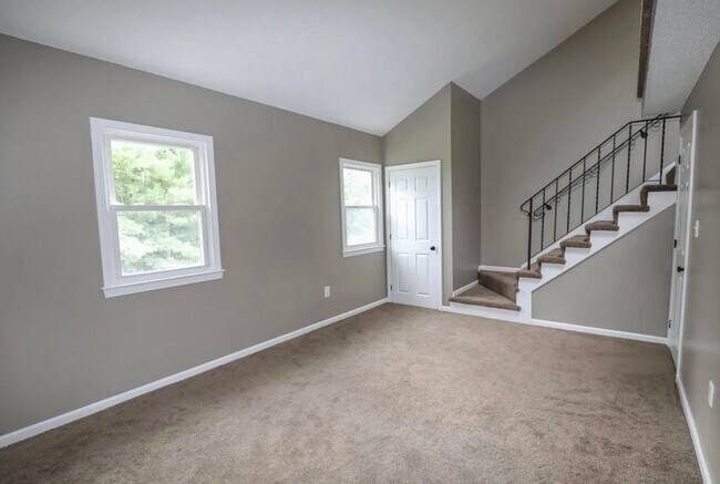 2 Bluestone Dr Unit 2