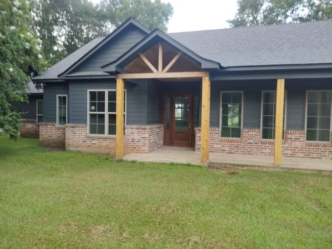 Charming 3 Bed 3 Bath Country Farm for Ren... - Charming 3 Bed 3 Bath Country Farm for Ren... House