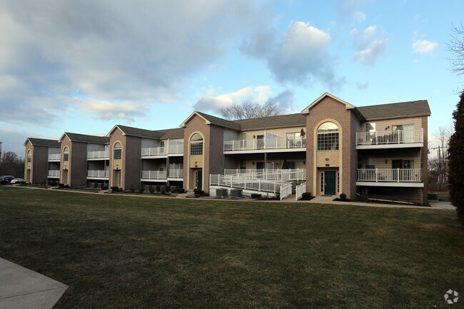 Primary Photo - Crystal Terrace Apartments