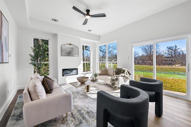 Photo - 314 S Glasgow Dr
