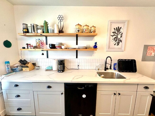 Photo - Corner Unit in the Heart of the Tacoma Art District! Unit 3